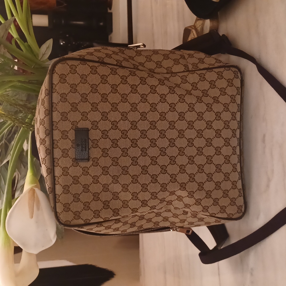 Authentic  gucci backpack
